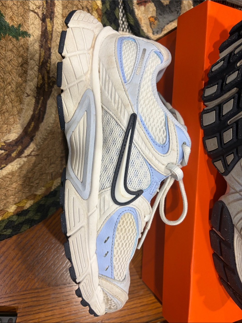 Nike Womens White and Light Blue Mesh Athletic Sneakers - Picture 3 of 6
